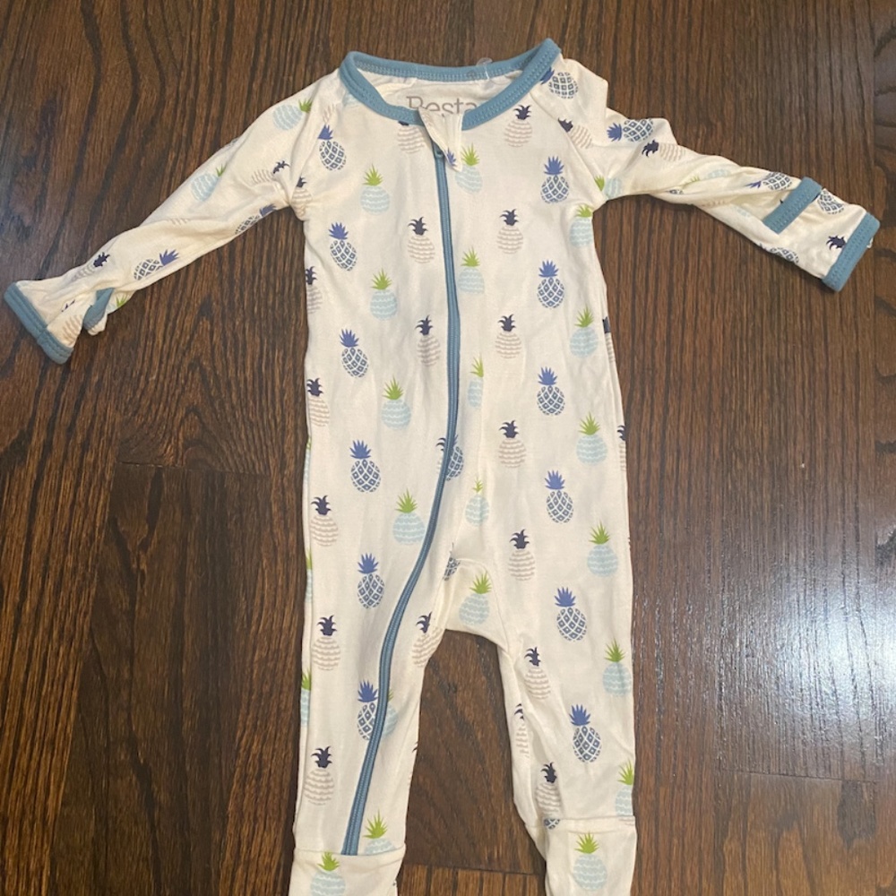 Bestaroo NWOT Baby Modal NB